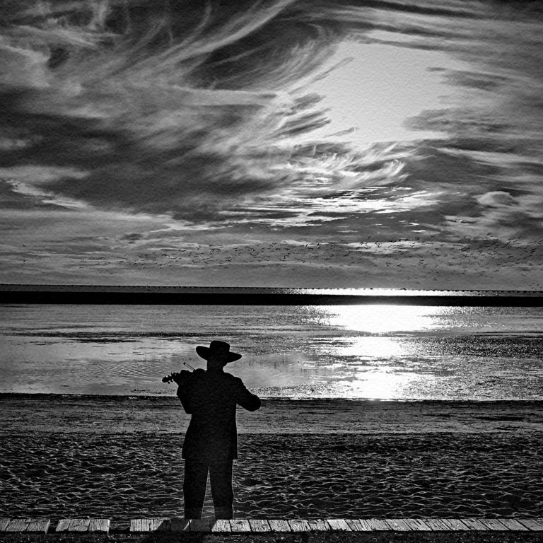 Fiddler On The BeachArchival Digital PrintAubrey E. GuthrieHurst, TX