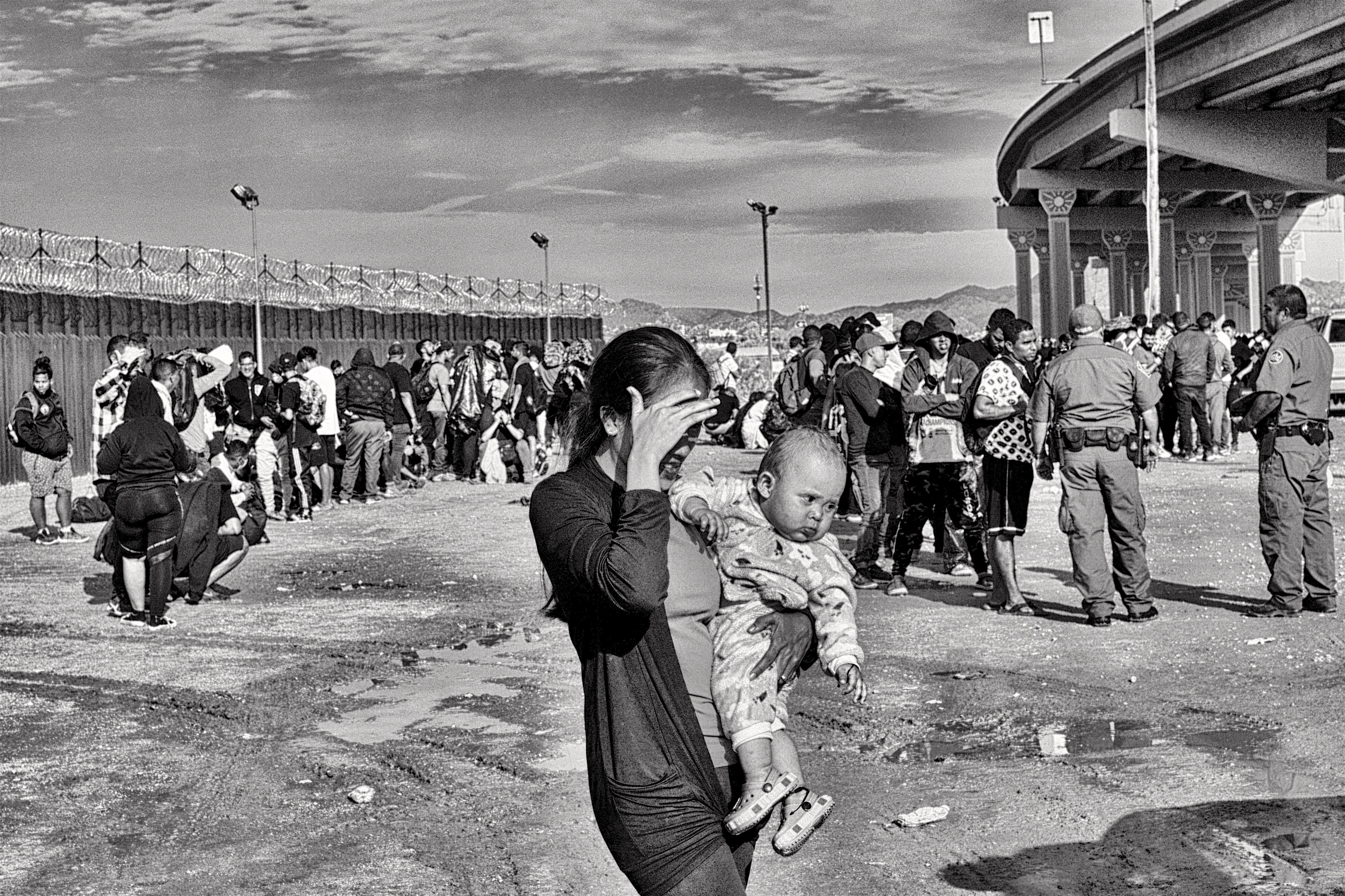 Venezuelan Migrant Mother Child Seeking Asylum at Breach in the Wall, El Paso, Texas 2022