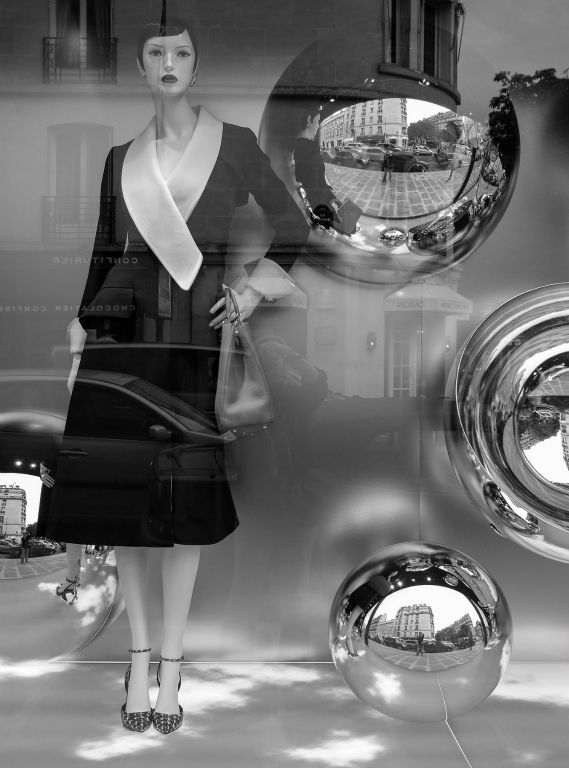 Black and White Dress, Paris, FranceArchival Pigment PrintAlison LakeMonterey, CA